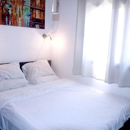 Central Apartment With Shelter Room -1 Bedroom & Living Room And Balcony Тель-Авив Экстерьер фото