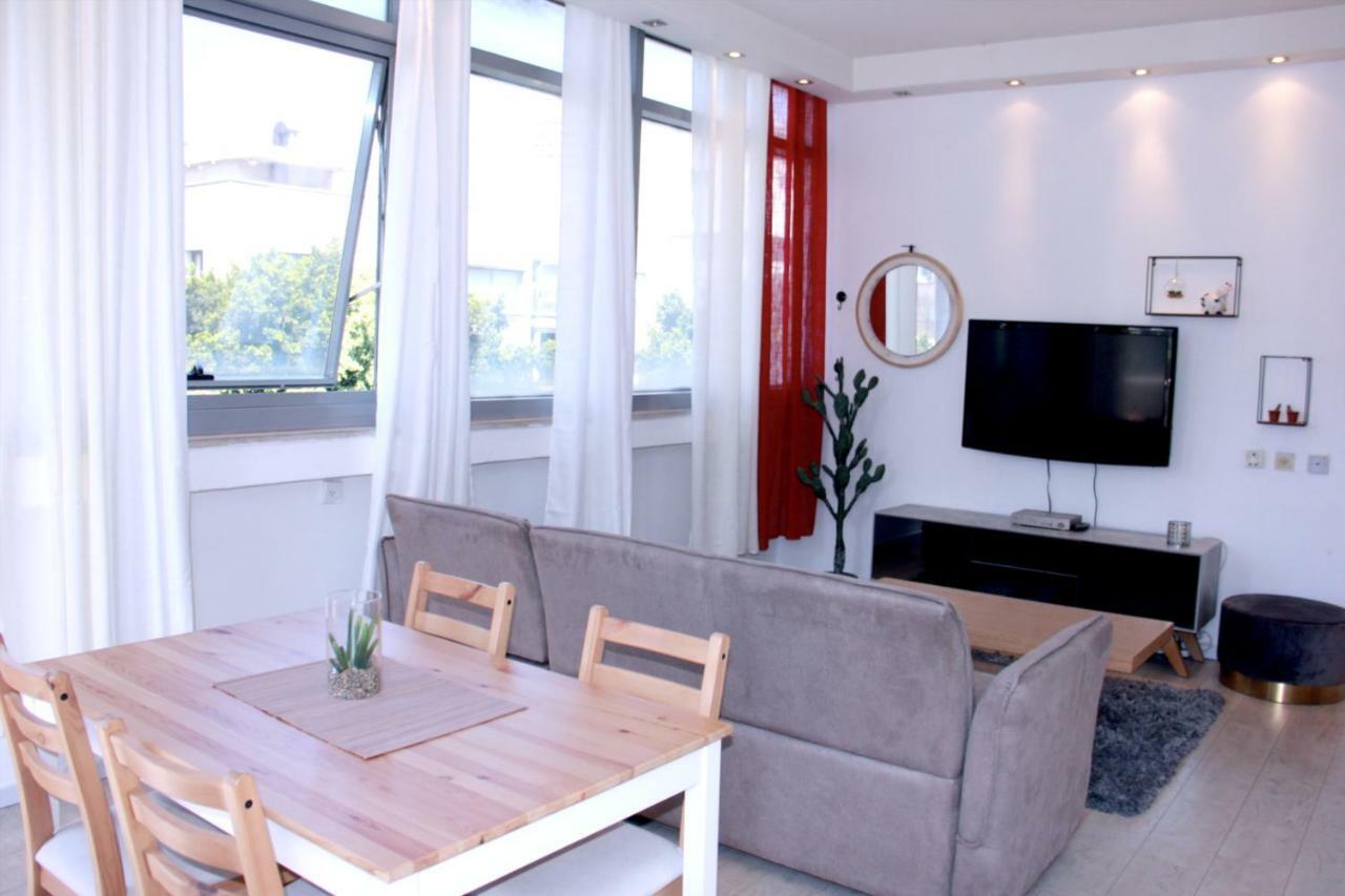 Central Apartment With Shelter Room -1 Bedroom & Living Room And Balcony Тель-Авив Экстерьер фото