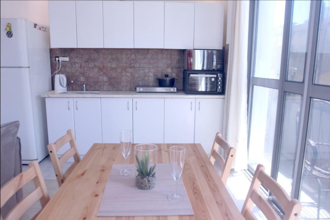 Central Apartment With Shelter Room -1 Bedroom & Living Room And Balcony Тель-Авив Экстерьер фото